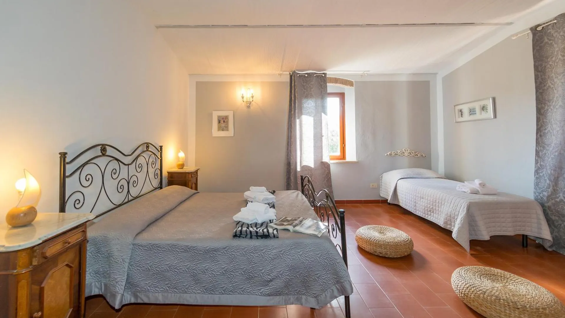 I Cavalleggeri Villa Castagneto Carducci Lantgård